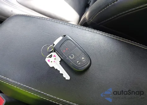 2017 Jeep Cherokee Limited 4X4 из США, поврежденный, VIN 1C4PJMDS5HW568185